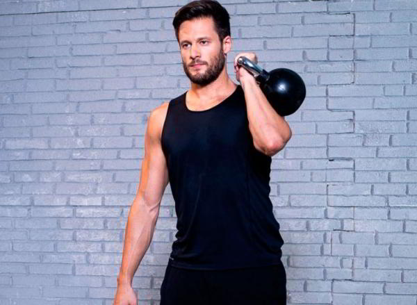 Упражнения с гирями