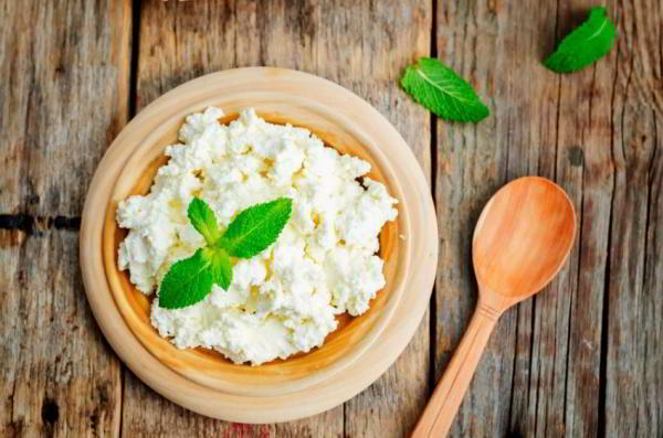 Творог на ночь: польза и вред