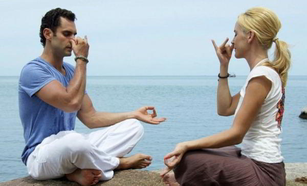 Йога для начинающих. Видео-уроки занятий в домашних условиях