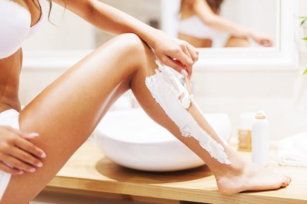 Как бриться без раздражения девушке ноги, зону бикини, подмышки