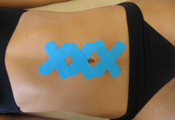 Тейпирование живота и боков для похудения. Схема, как делается, фото, результаты Тейпирование живота и боков для похудения. Схема, как делается, фото, результаты