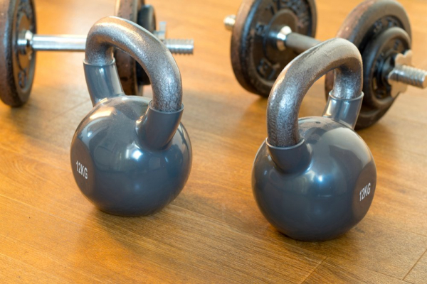 Фитнес для начинающих: как выбрать вес снарядов для тренировки?