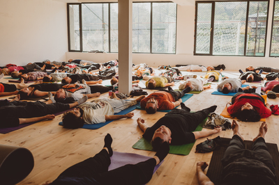 Раджадхираджа йога: древнейшая традиций йоги и ее особенности