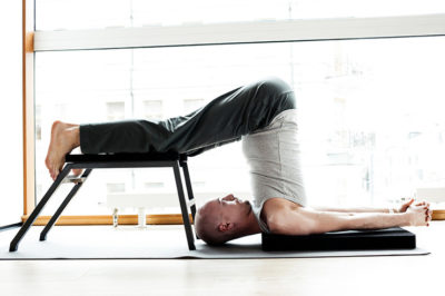 Самая эффективаня практика для позвоночника вместе с йогой критического выравнивания