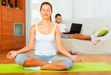 Практика йоги для начинающих для похудения в домашних условиях за 15 минут: быстро и эффективно! Практика йоги для начинающих для похудения в домашних условиях за 15 минут: быстро и эффективно!